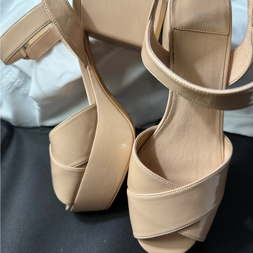 Jeffery Campbell Amma Patent platform - Picture 2 of 8